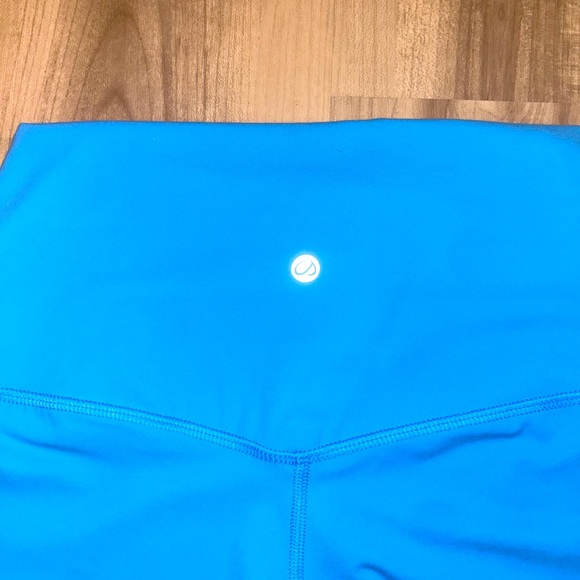 Buttery Blue Leggings - Picture 3 of 3